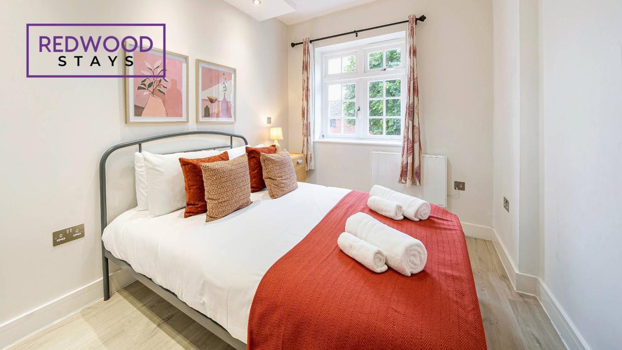 1 Bed 1 Bath Town Center Apartments For Corporates & Contractors, Wifi, Netflix And Parking On Selected Units By Redwood Stays Олдершот Екстер'єр фото