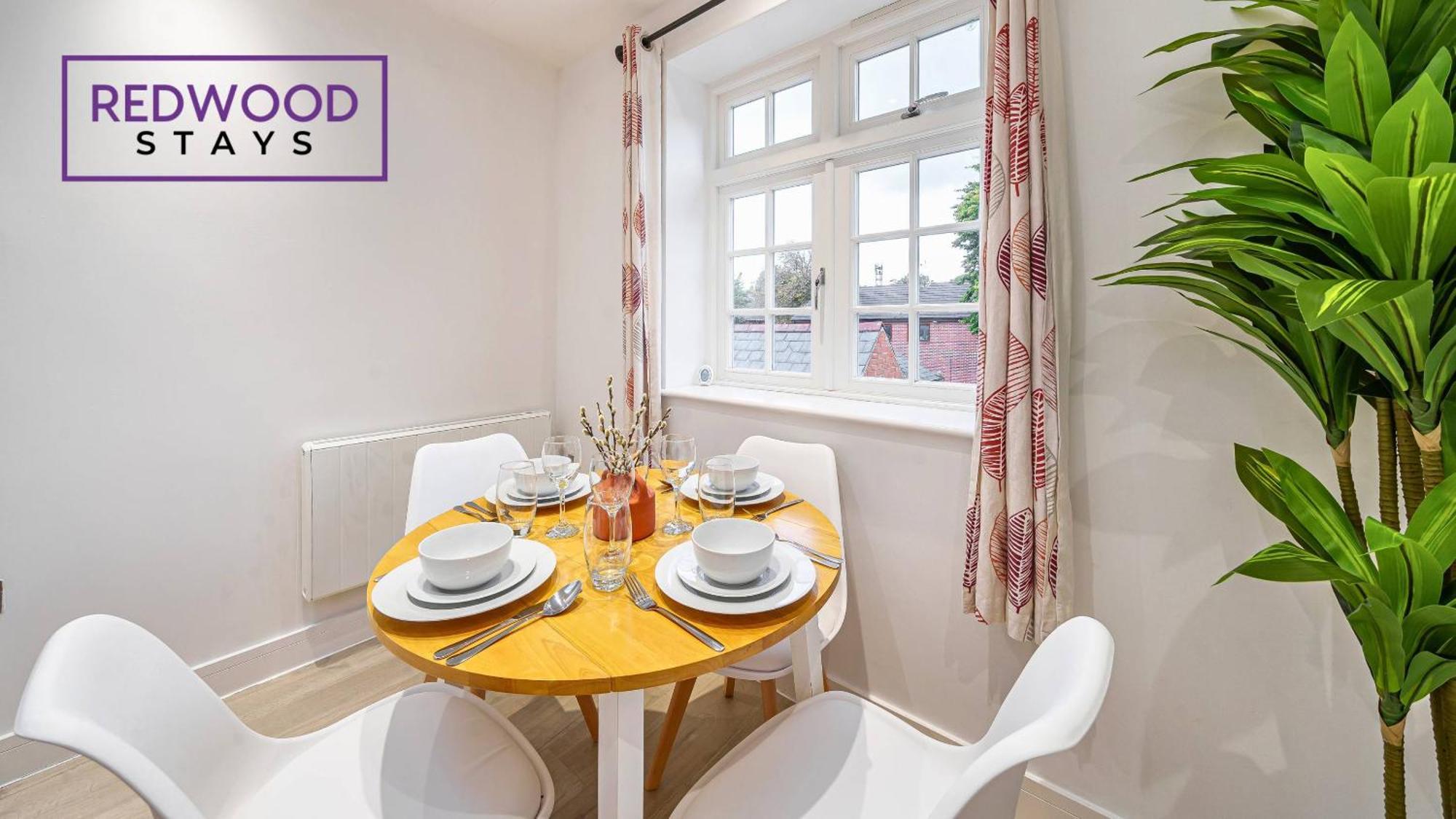 1 Bed 1 Bath Town Center Apartments For Corporates & Contractors, Wifi, Netflix And Parking On Selected Units By Redwood Stays Олдершот Екстер'єр фото