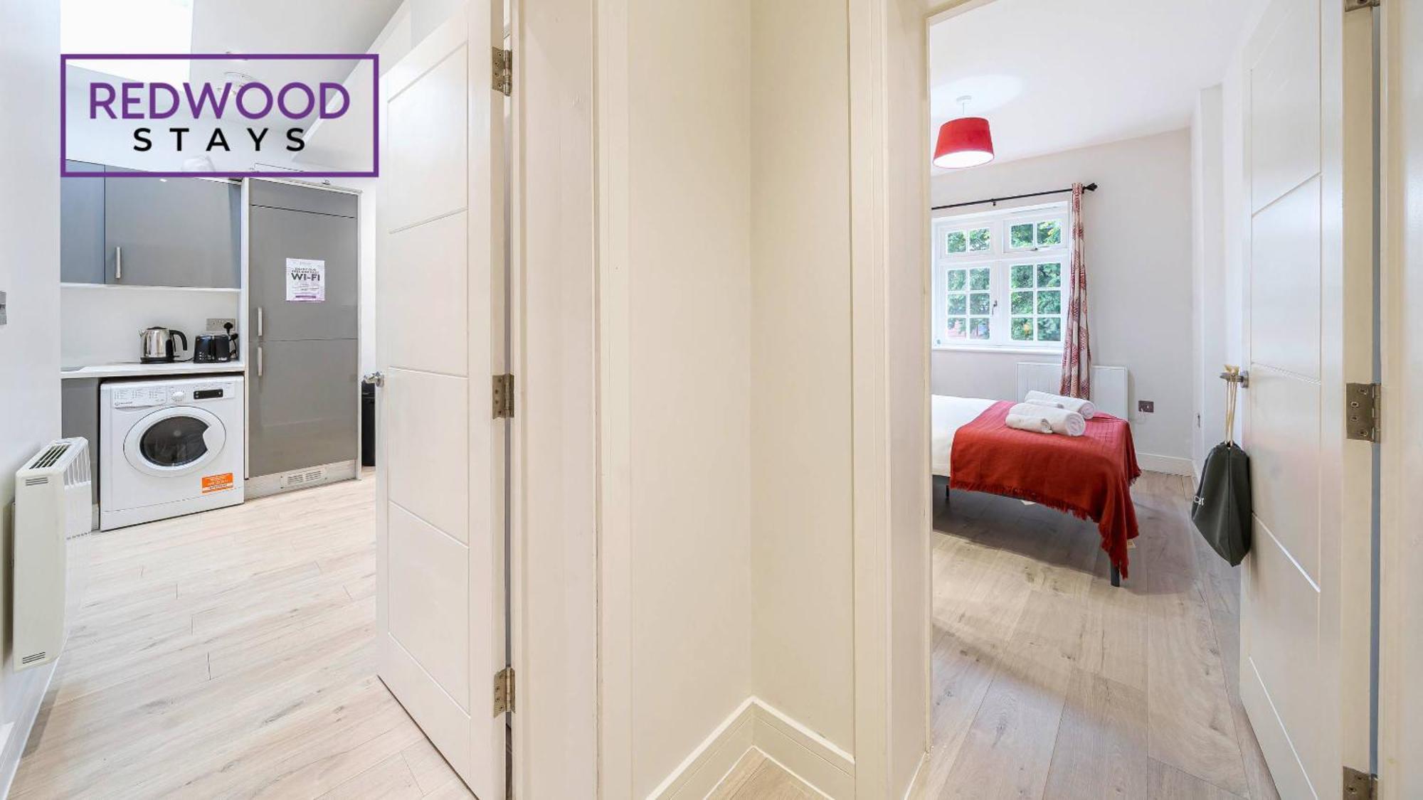 1 Bed 1 Bath Town Center Apartments For Corporates & Contractors, Wifi, Netflix And Parking On Selected Units By Redwood Stays Олдершот Екстер'єр фото